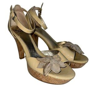 Sofft Womens Platform Ankle Strap Peep Toe Heels Sz 8 Beige Patent Leather